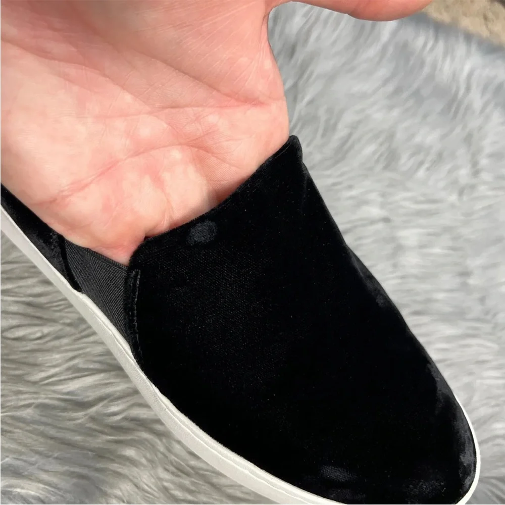 Vince Warren Black Velvet Platform Slip On Sneakers Size 7 M